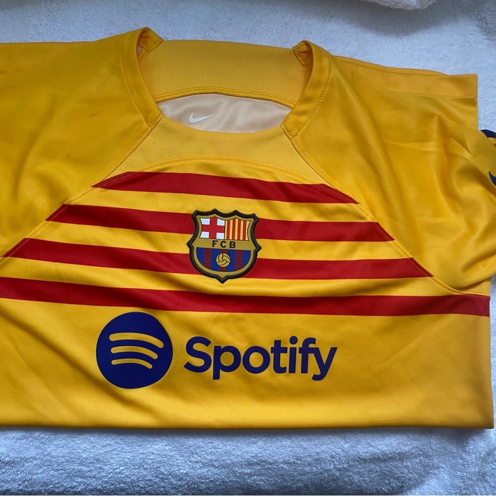 NIKE Kids XL Dri- FIT Spotify Football/ Soccer Shirt